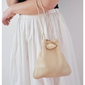 NWT Ayllón Casilda Pouch Marfil